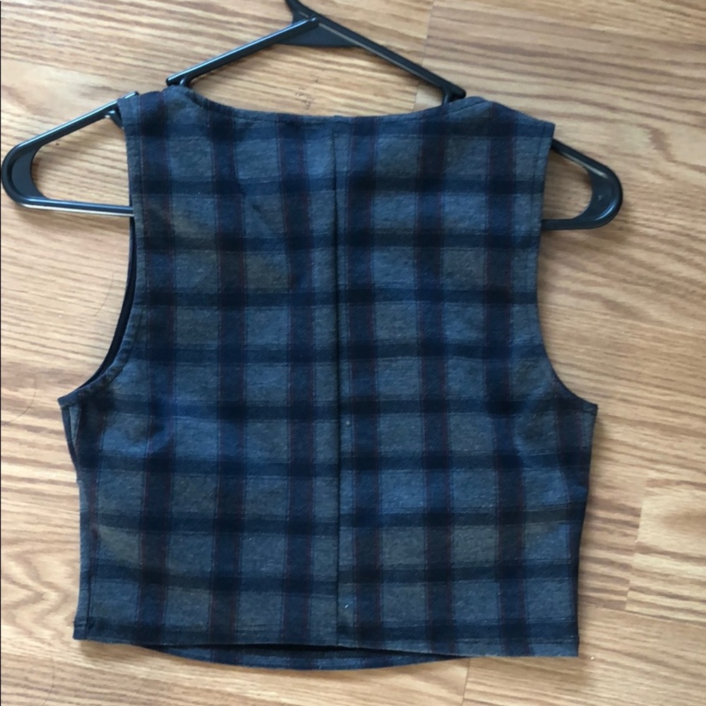 Cropped Tank - Picture 2 of 3